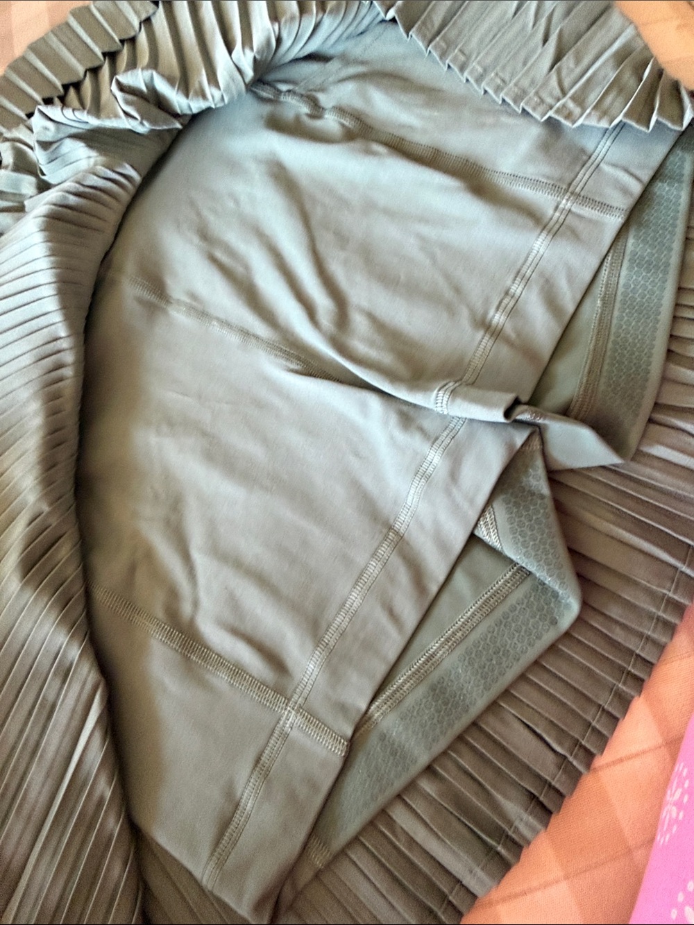 Lululemon NWT Pleated Tennis Skirt with Contrast Waistband - Sage Green - Picture 5 of 6